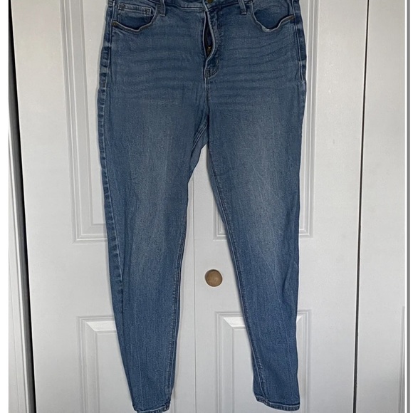 Old navy high rise O.G. Straight. Secret-slim pockets - Picture 3 of 11